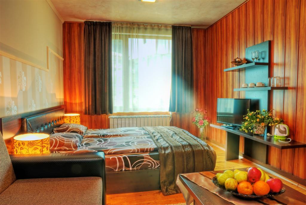 Forest Glade-Апартаменти И Стаи За Гости Pamporovo Habitación foto